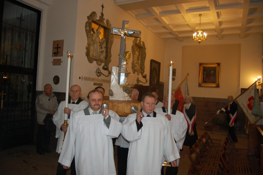 Kard. Nycz przekazał góralom relikwie ks. Popiełuszki