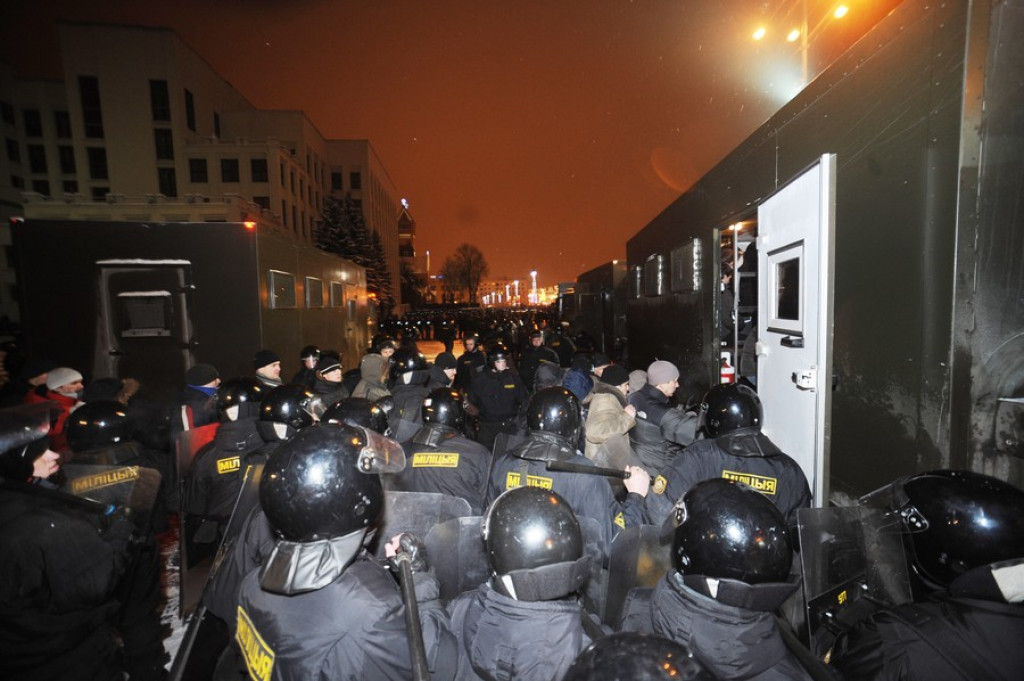 Milicja brutalnie spacyfikowała demonstrację