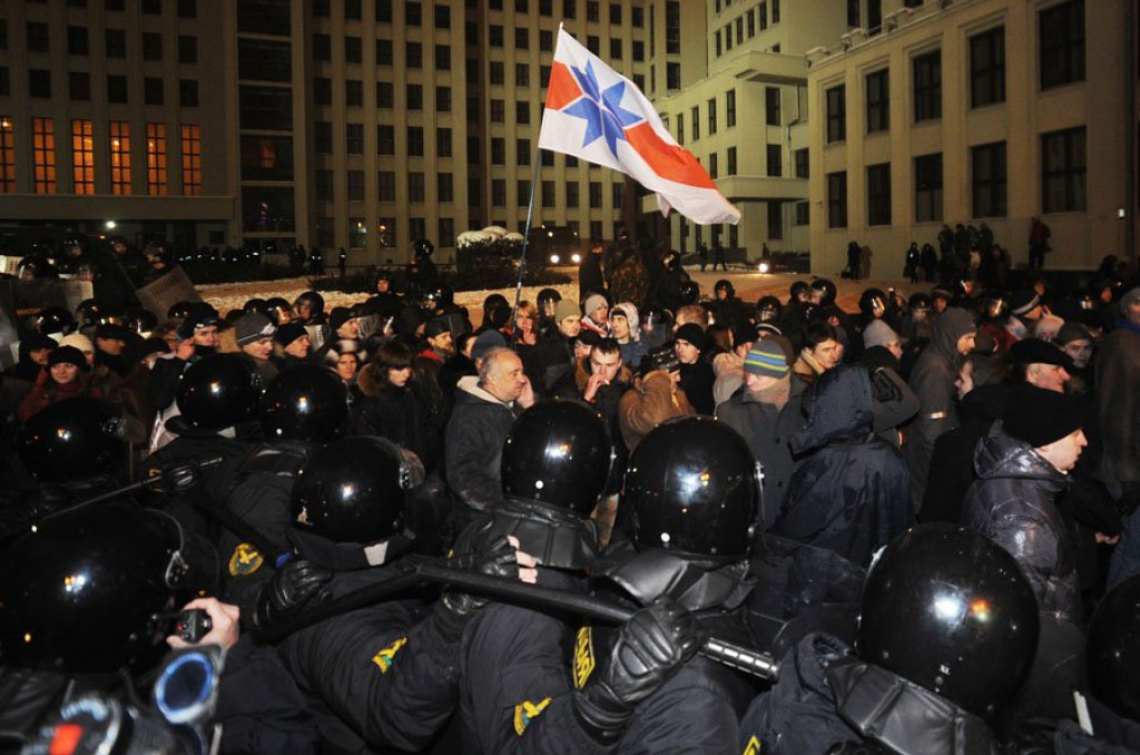 Milicja brutalnie spacyfikowała demonstrację