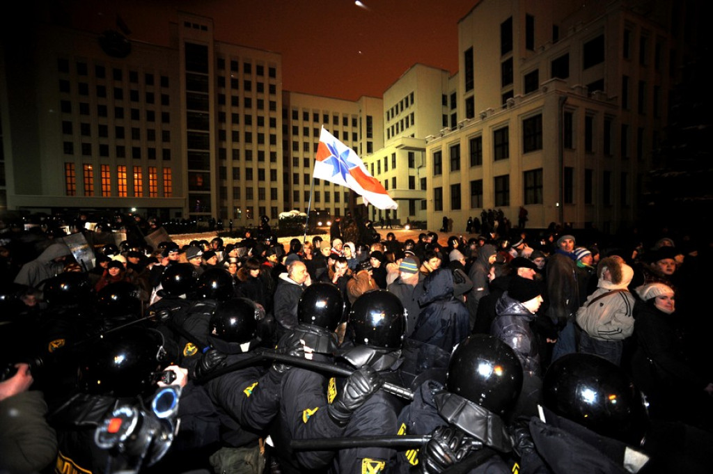 Milicja brutalnie spacyfikowała demonstrację