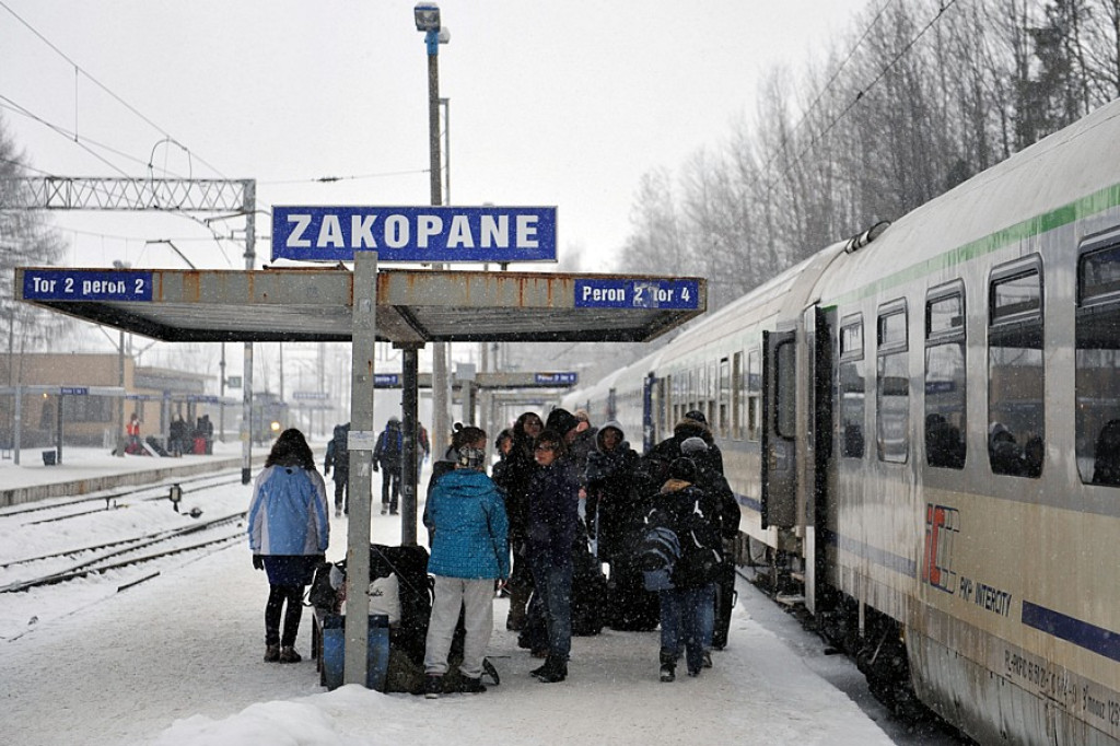 Sylwestrowi turyści opuszczają Zakopane