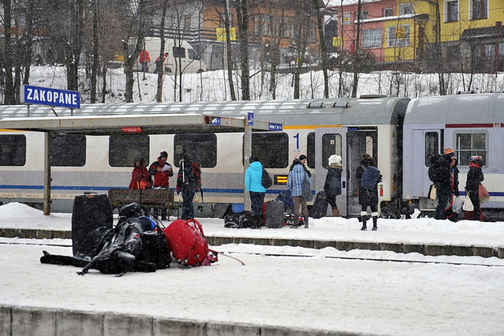Sylwestrowi turyści opuszczają Zakopane