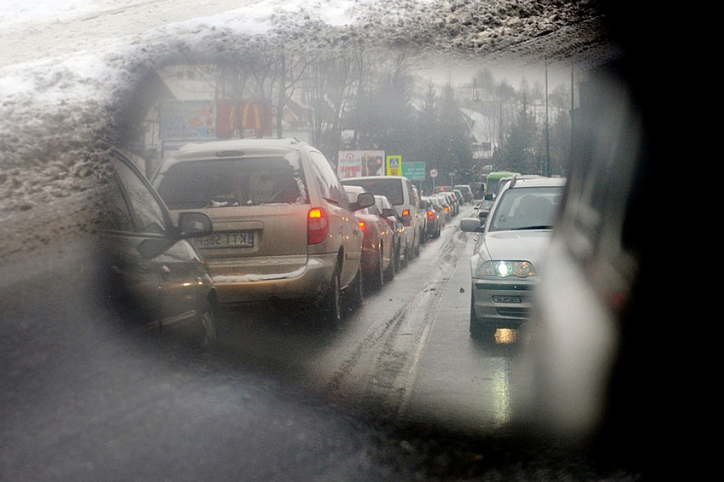 Sylwestrowi turyści opuszczają Zakopane