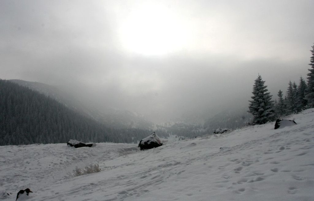 Tatry: Słońce walczy z chmurami