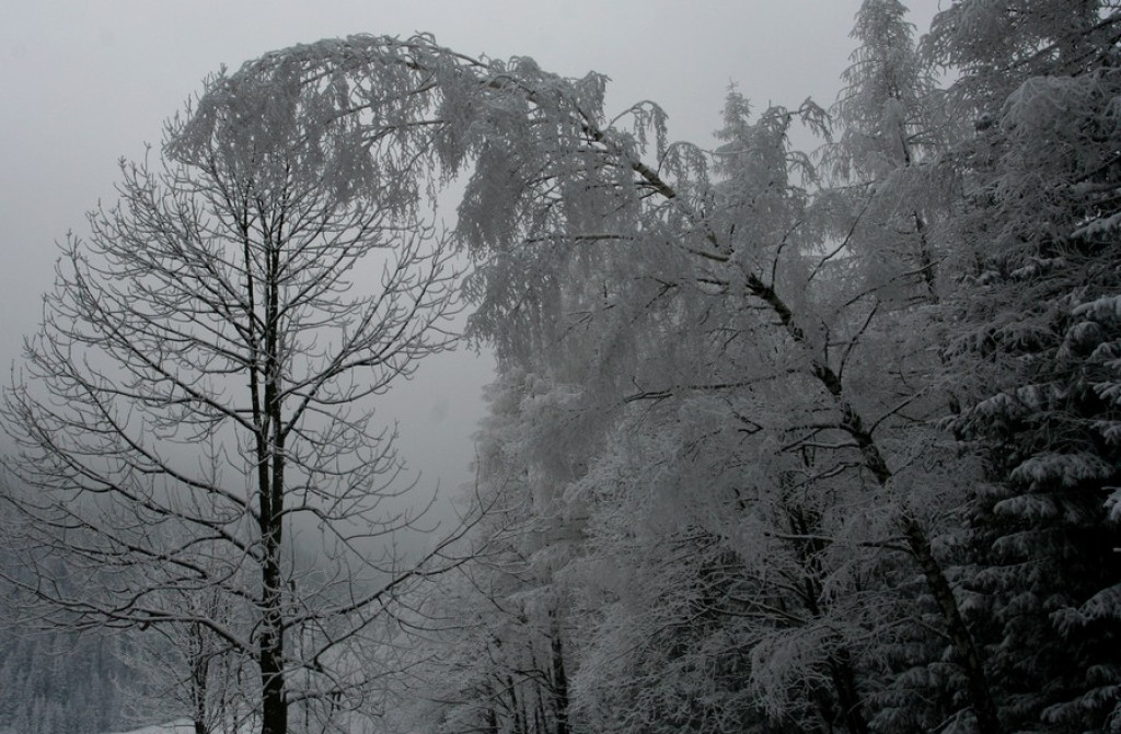 Tatry: Słońce walczy z chmurami