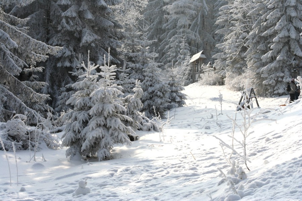 Tatry: Słońce walczy z chmurami