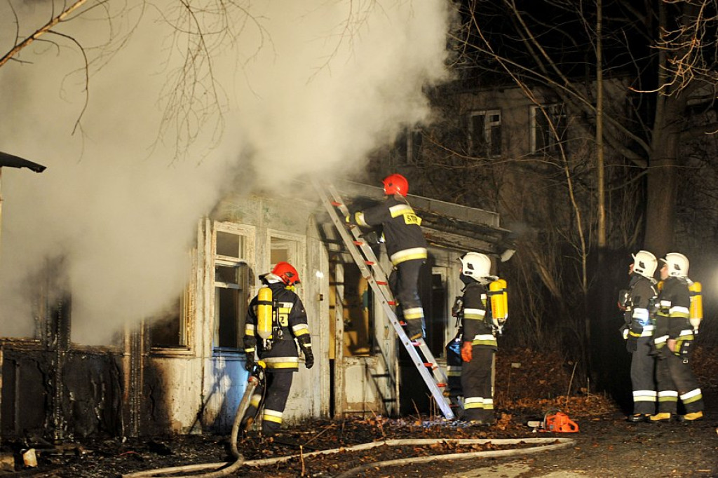 Pożar w Nowym Targu przy starym szpitalu