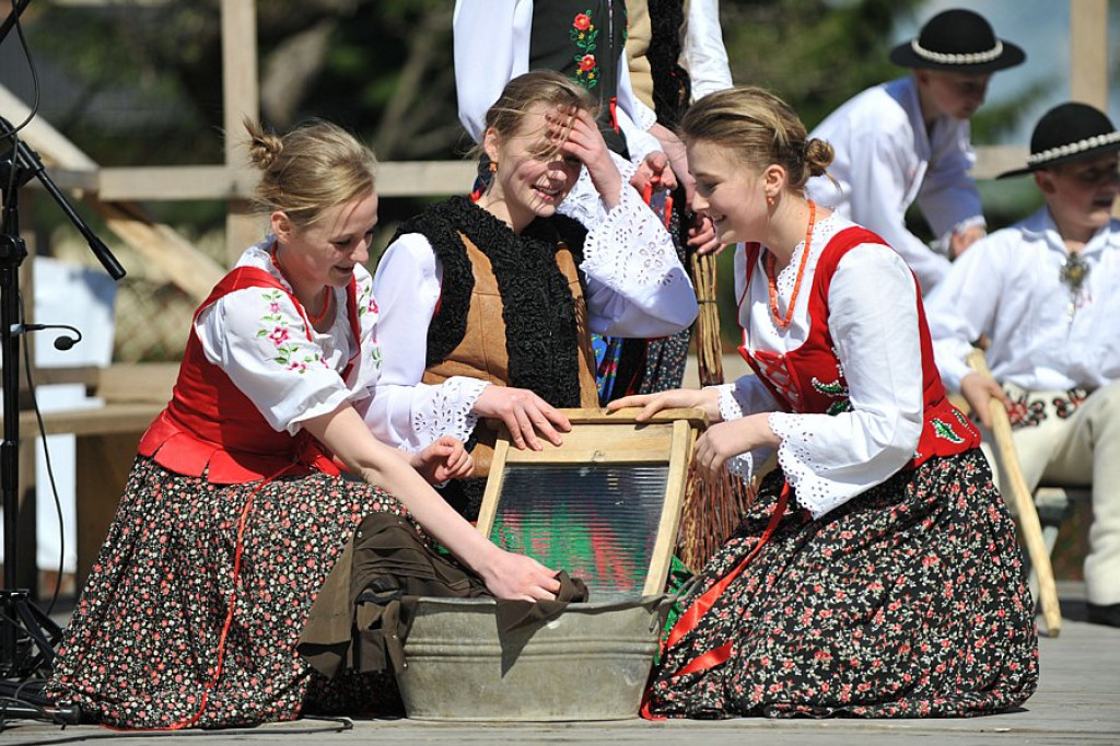 Lindada: U zbiegu kultur