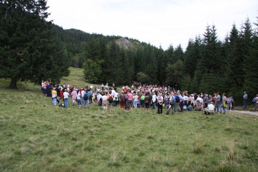 Pielgrzymi w drodze na Giewont