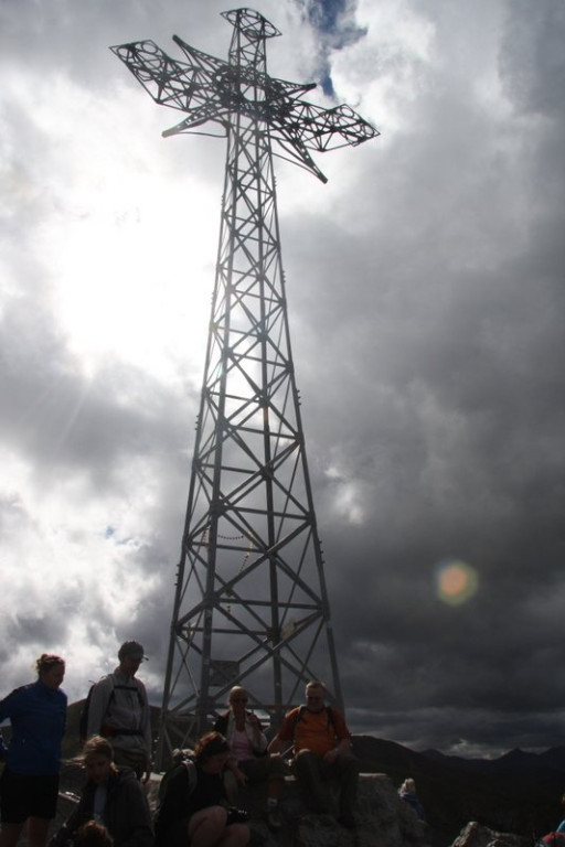 Pielgrzymi w drodze na Giewont