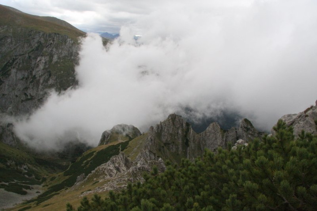 Pielgrzymi w drodze na Giewont
