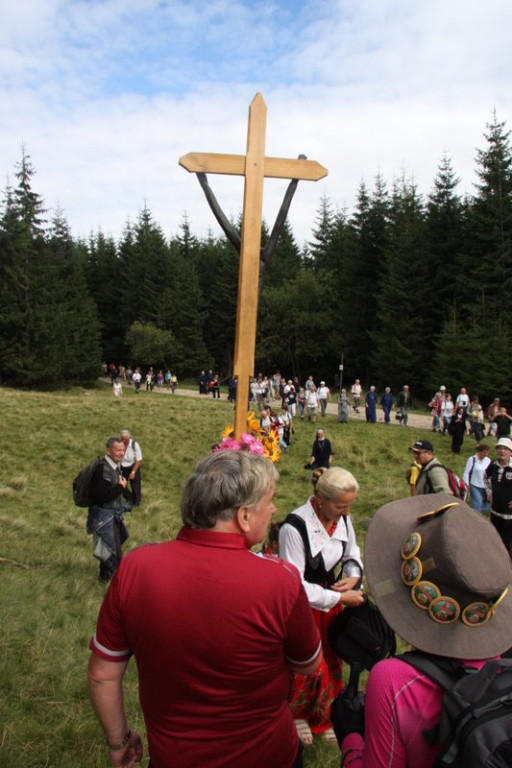 Pielgrzymi w drodze na Giewont