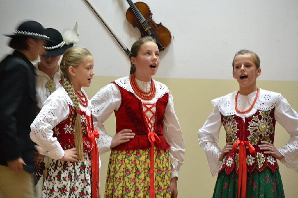 Łopuszna: Z miłości do folkloru