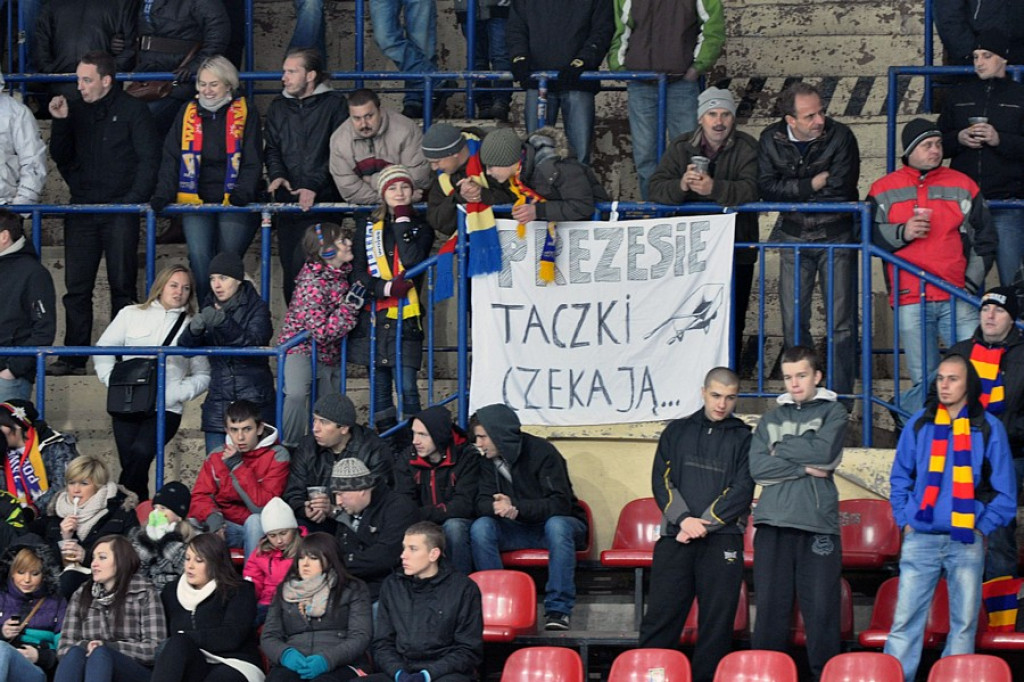 Zmagania hokeistów MMKS Podhale Nowy Targ w PLH
