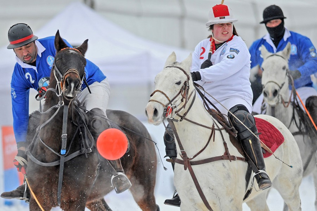 Polo na śniegu