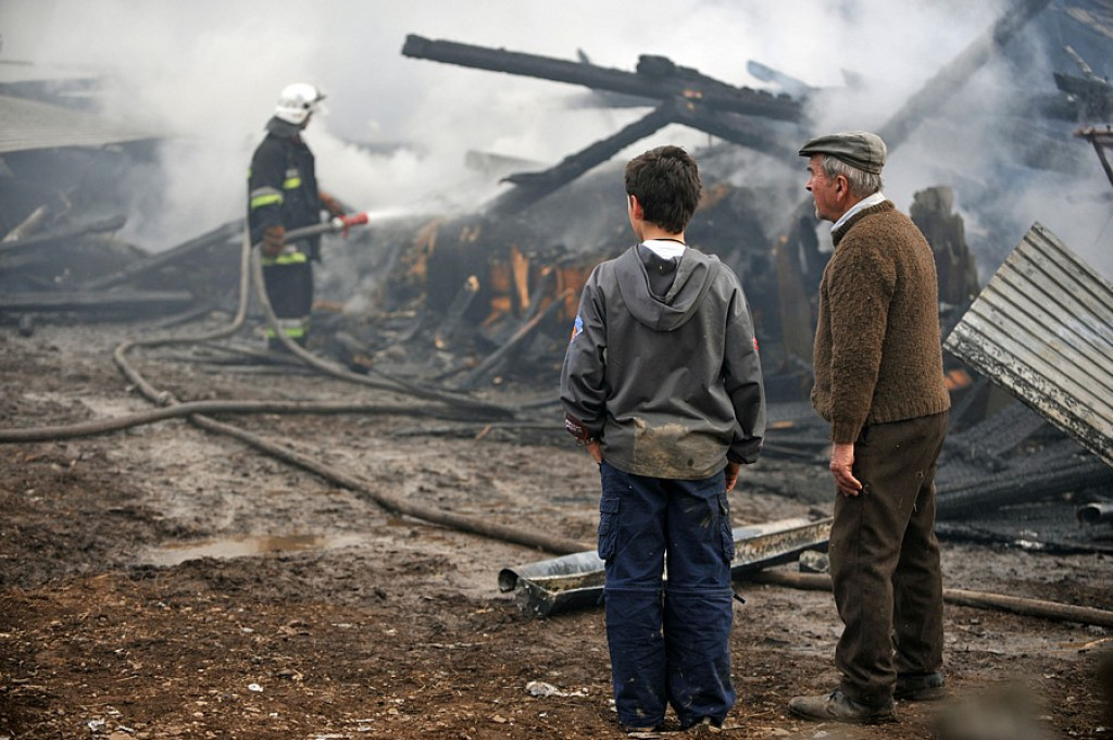 Pożar w Kacwinie. Spłonęły zabudowania gospodarcze