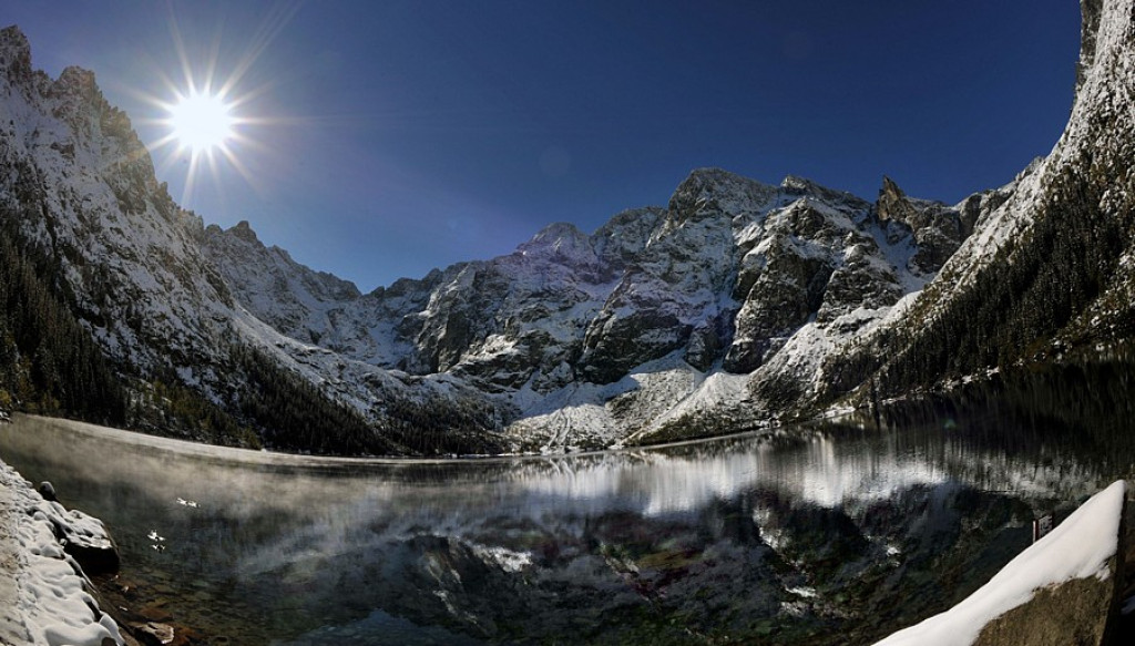 Pierwszy śnieg nad Morskim Okiem