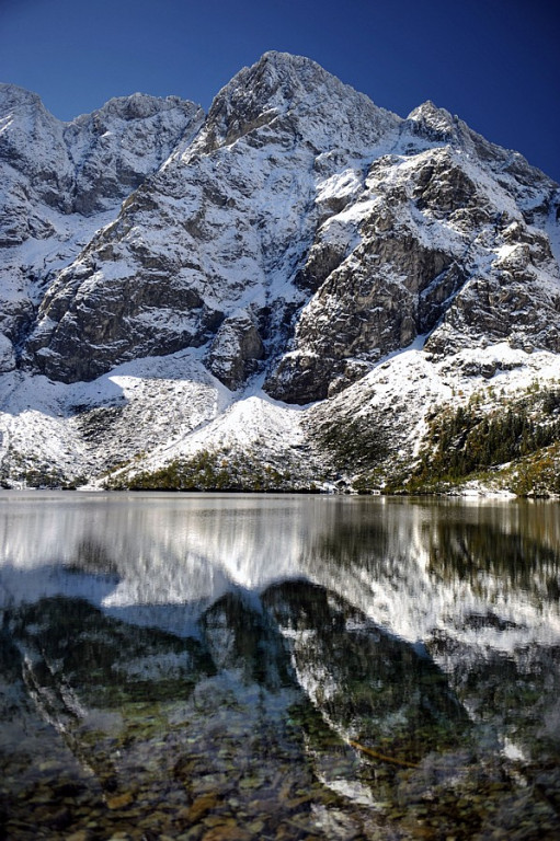 Pierwszy śnieg nad Morskim Okiem