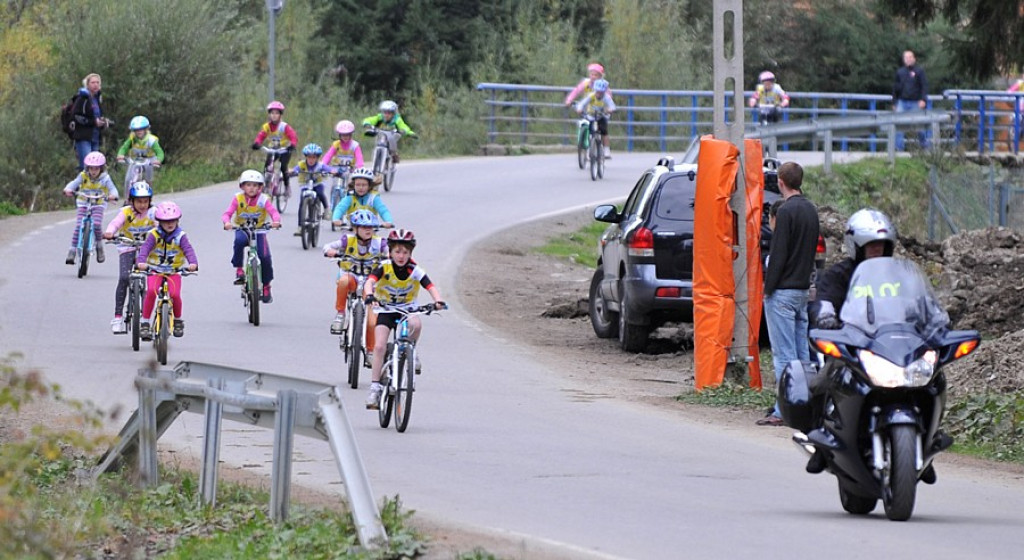 Wyścig rowerowy w Małem Cichem