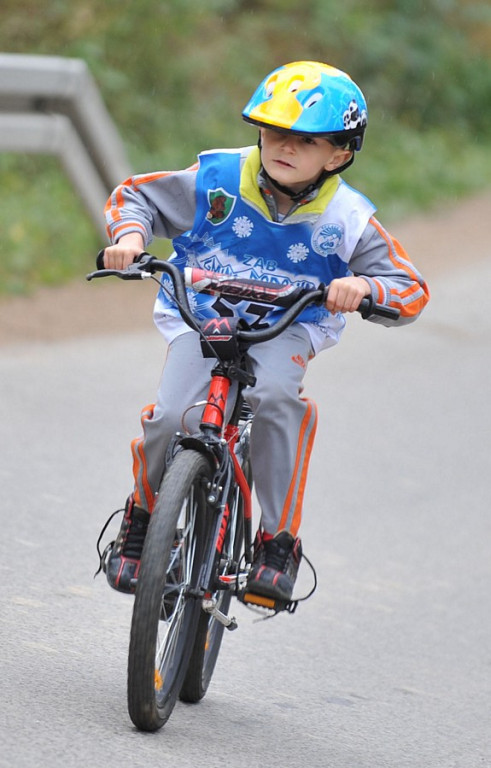 Wyścig rowerowy w Małem Cichem
