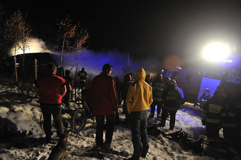 Pożar na granicy Leśnicy i Gronia