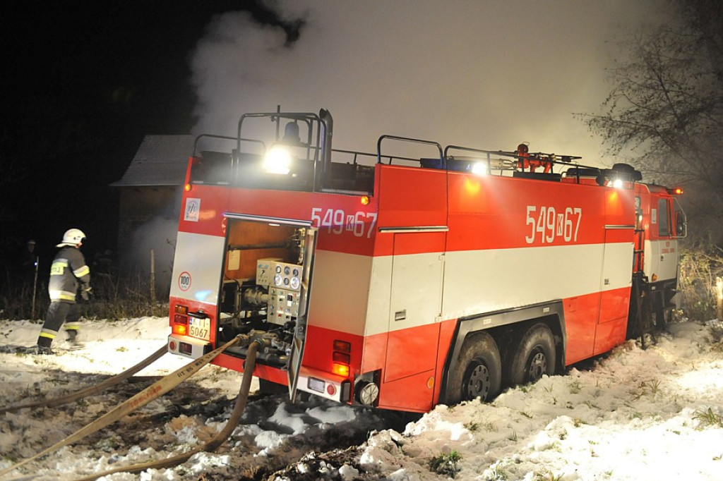Pożar na granicy Leśnicy i Gronia