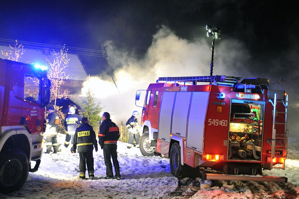 Pożar na granicy Leśnicy i Gronia