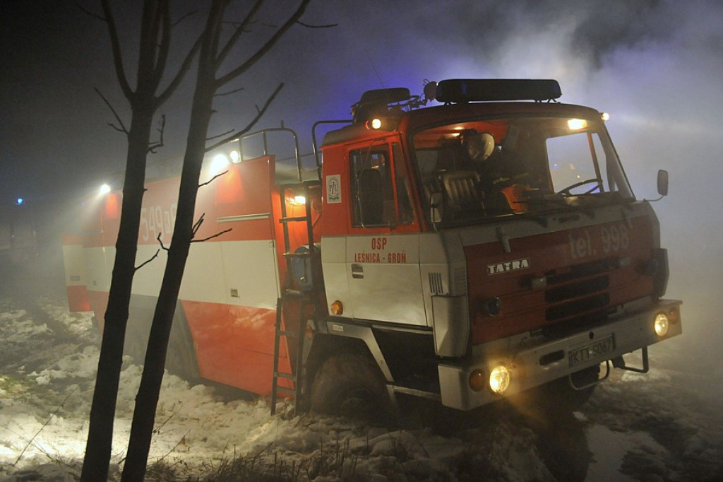 Pożar na granicy Leśnicy i Gronia