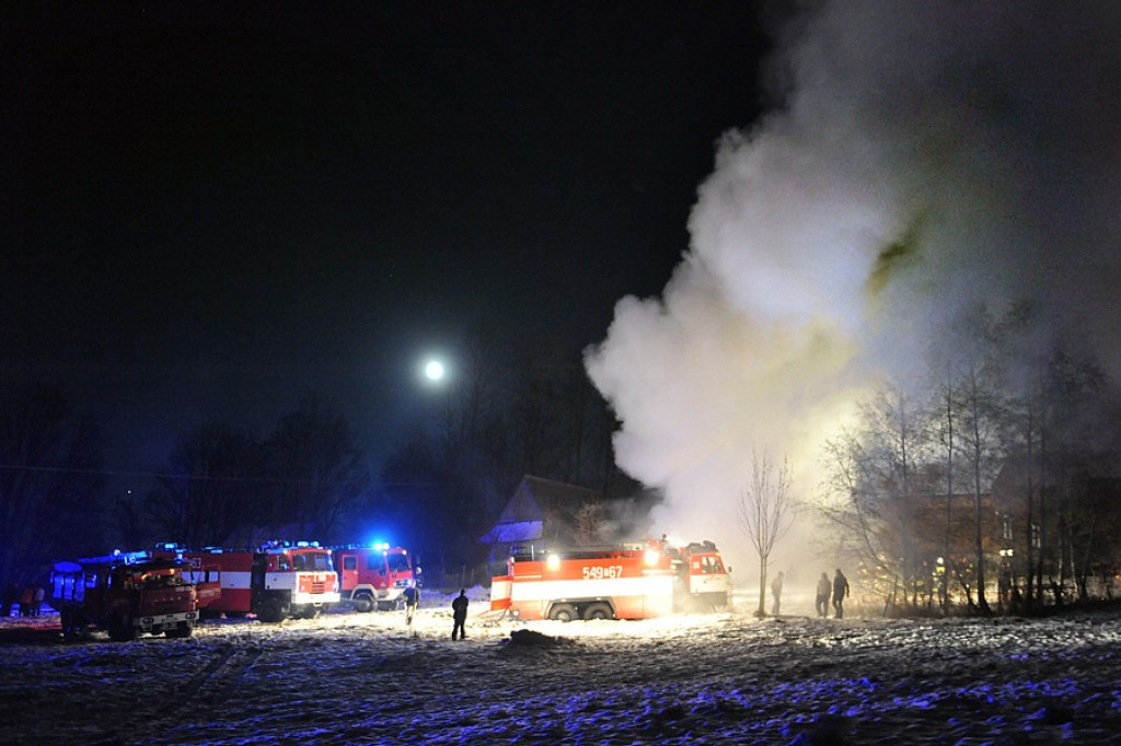 Pożar na granicy Leśnicy i Gronia