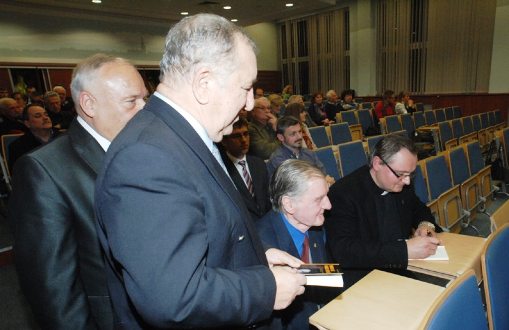 Nowy Targ: Promocja książki księdza - bramkarza