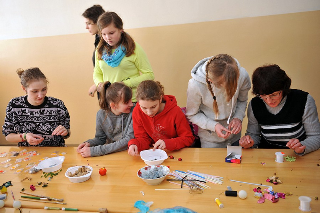 „Czas na Pyzówkę”: Warsztaty plastyczne i muzyczne
