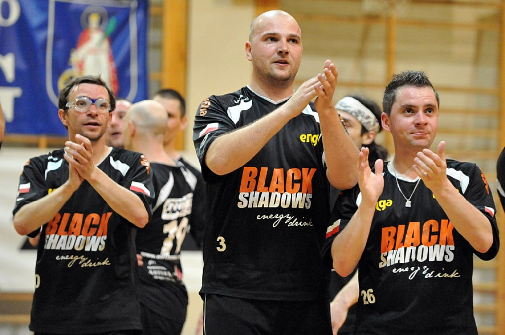 Black Shadows w mistrzowskiej koronie