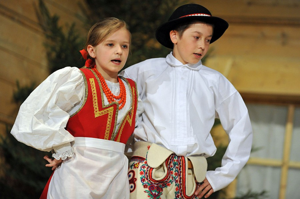 Małe Bajania: Gminny przegląd zespołów w Domu Ludowym