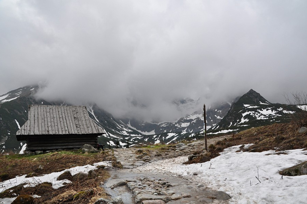 Tatry w deszczu, mgle i chmurach