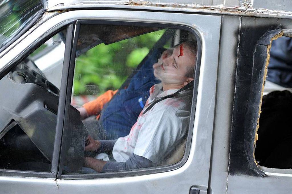 Zderzenie busów w Kirach: 25 osób poszkodowanych. Ofiary śmiertelne