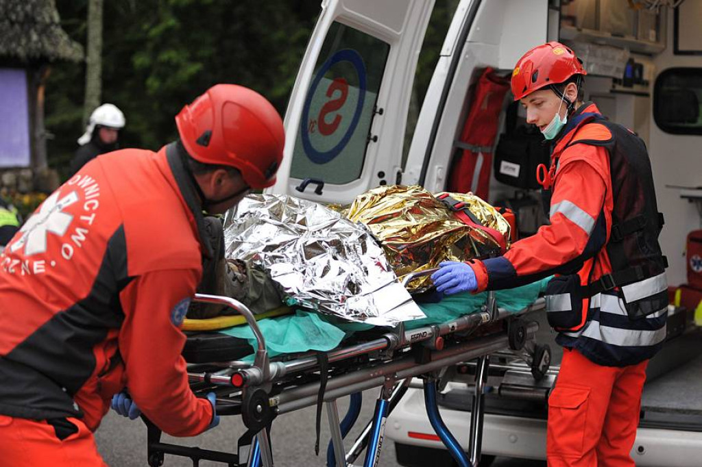 Zderzenie busów w Kirach: 25 osób poszkodowanych. Ofiary śmiertelne