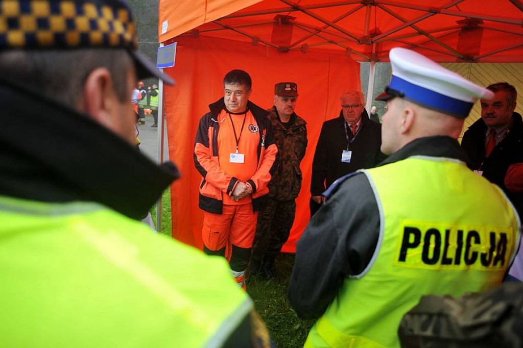 Zderzenie busów w Kirach: 25 osób poszkodowanych. Ofiary śmiertelne