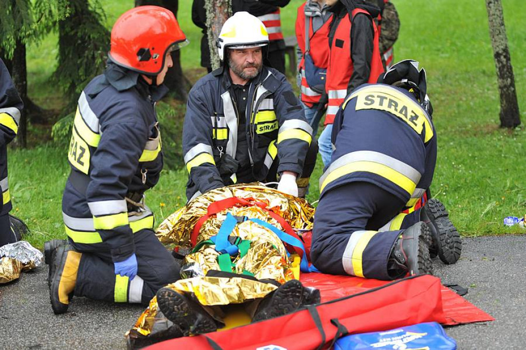 Zderzenie busów w Kirach: 25 osób poszkodowanych. Ofiary śmiertelne