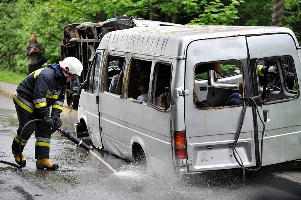 Zderzenie busów w Kirach: 25 osób poszkodowanych. Ofiary śmiertelne