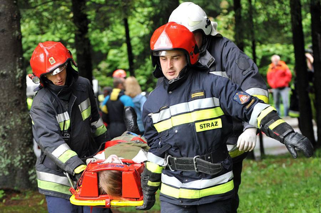 Zderzenie busów w Kirach: 25 osób poszkodowanych. Ofiary śmiertelne