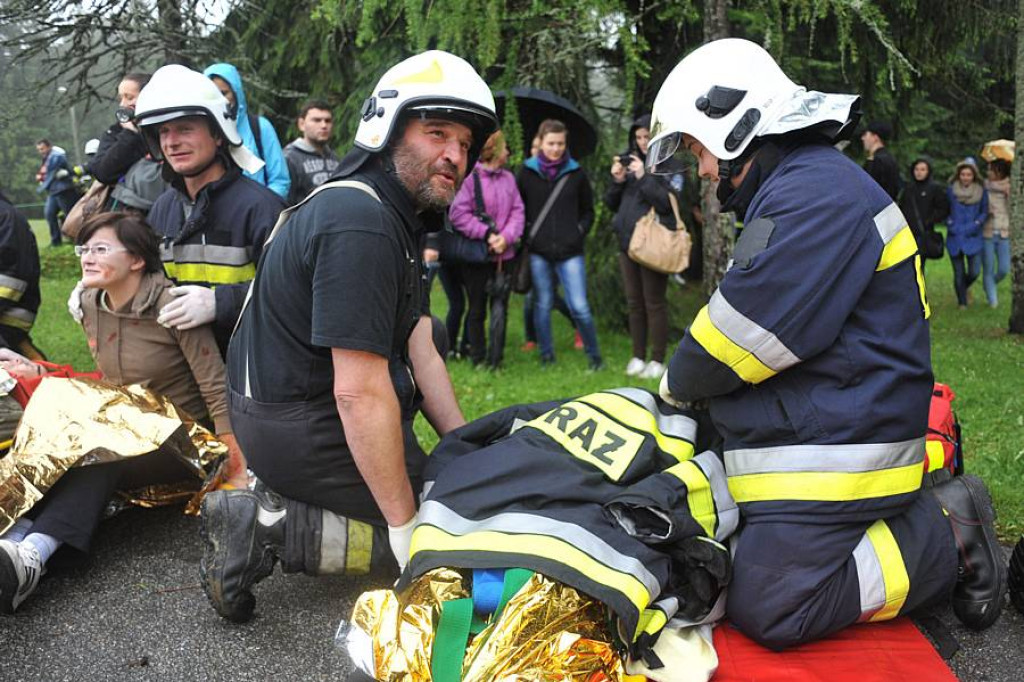Zderzenie busów w Kirach: 25 osób poszkodowanych. Ofiary śmiertelne