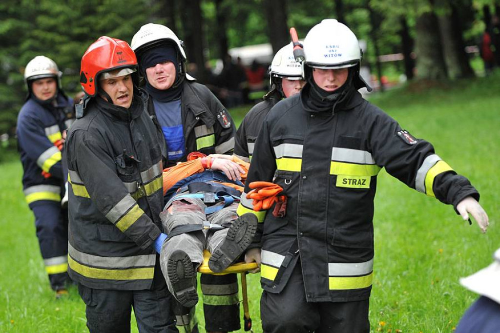 Zderzenie busów w Kirach: 25 osób poszkodowanych. Ofiary śmiertelne