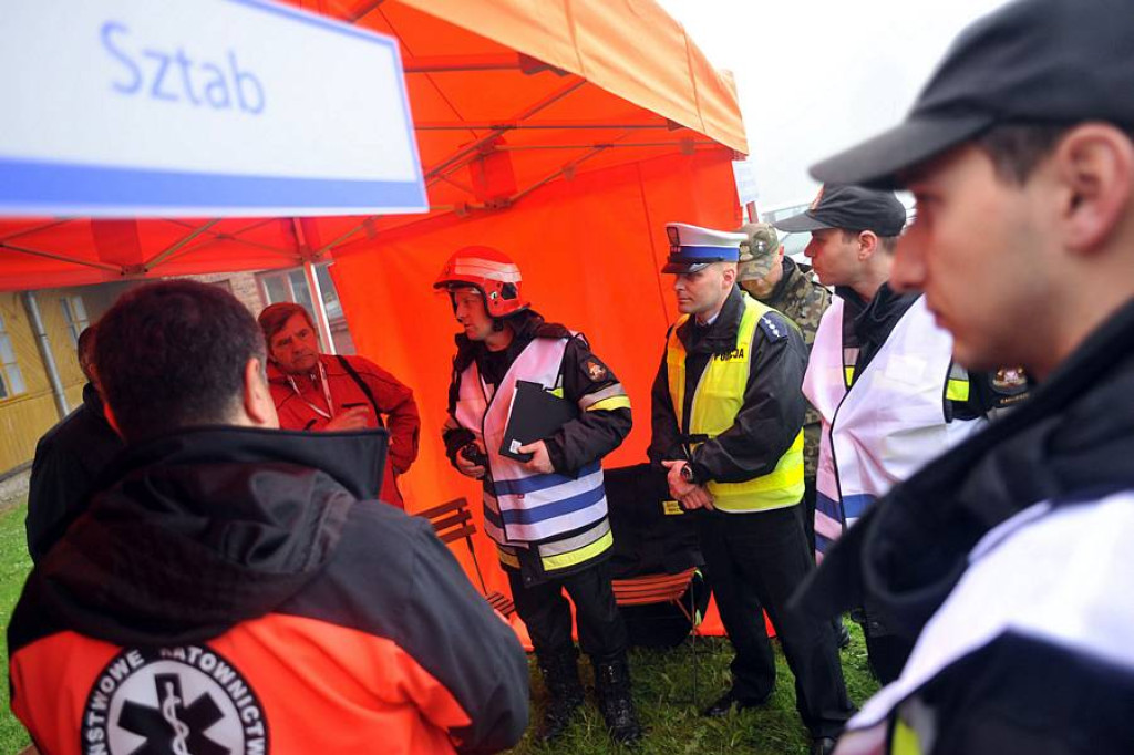 Zderzenie busów w Kirach: 25 osób poszkodowanych. Ofiary śmiertelne