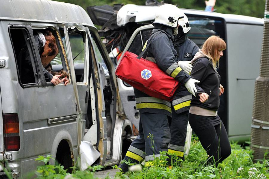 Zderzenie busów w Kirach: 25 osób poszkodowanych. Ofiary śmiertelne