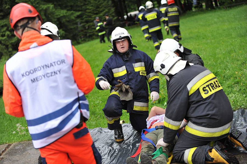 Zderzenie busów w Kirach: 25 osób poszkodowanych. Ofiary śmiertelne