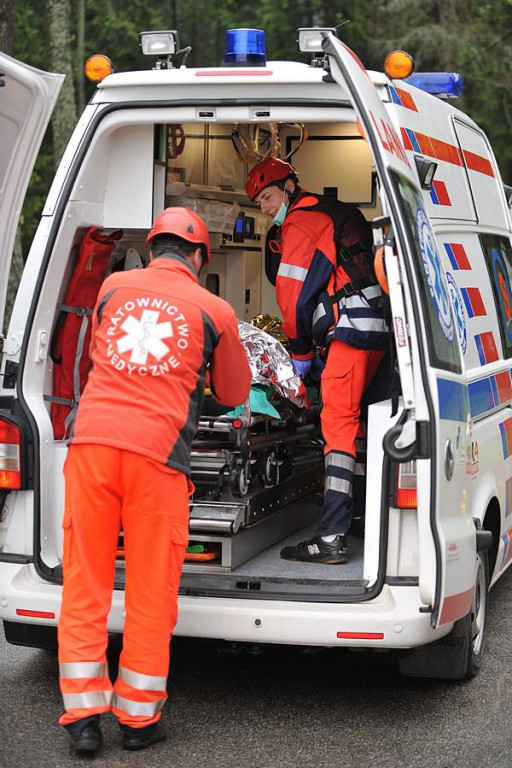 Zderzenie busów w Kirach: 25 osób poszkodowanych. Ofiary śmiertelne