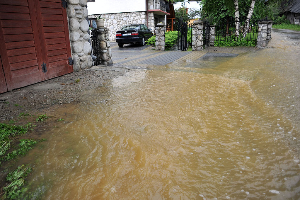 Oberwanie chmury nad Bukowiną Tatrzańską
