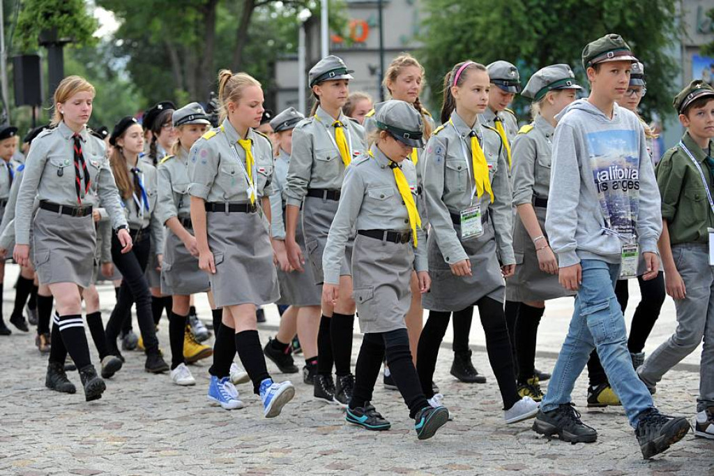 Zlot ZHP w Zakopanem: Uroczystości na Placu Niepodległości