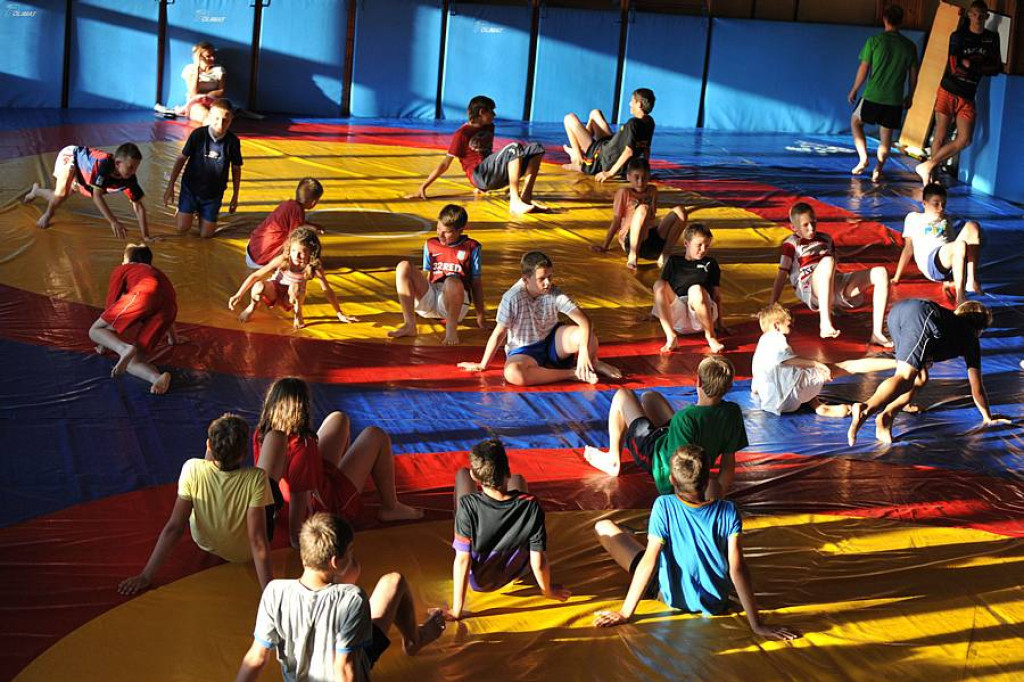 Zawodnicy Spartakus MMA Zakopane trenowali małych piłkarzy