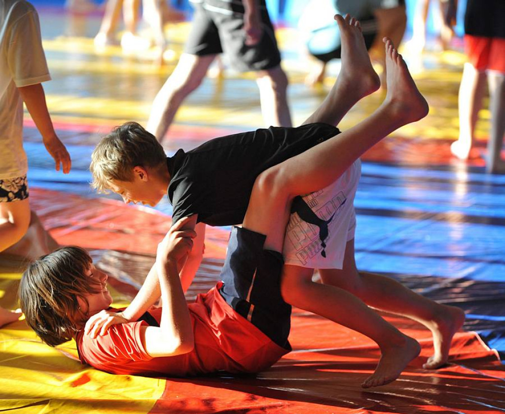 Zawodnicy Spartakus MMA Zakopane trenowali małych piłkarzy